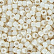 Toho seed beads 8/0 round Opaque-Lustered Lt Beige - TR-08-123